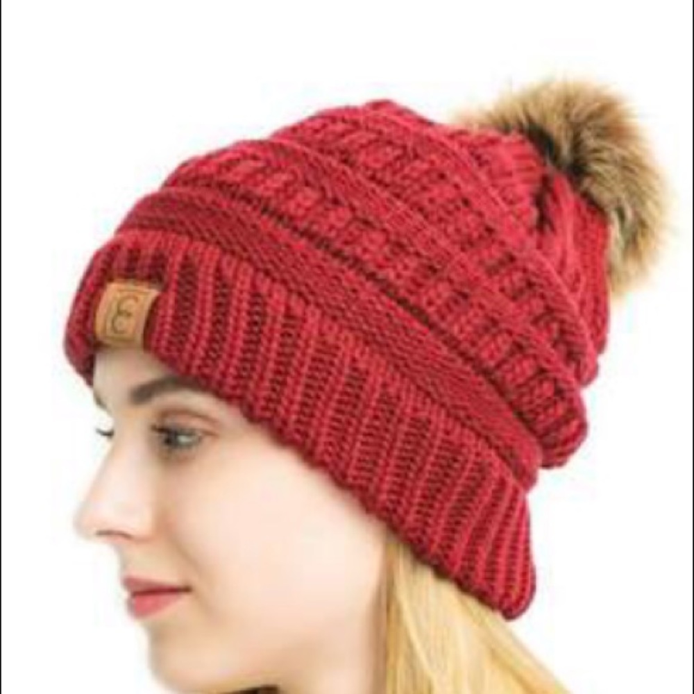 NIB CC CHIC POM POM BEANIE